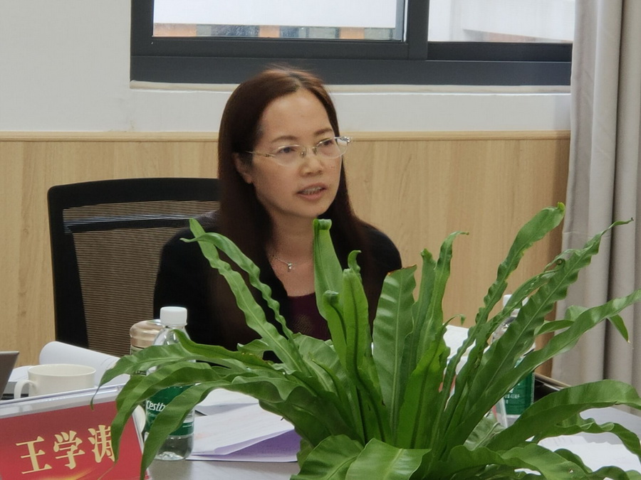 7 乐山市教科所英语教研员李建英发言.jpg