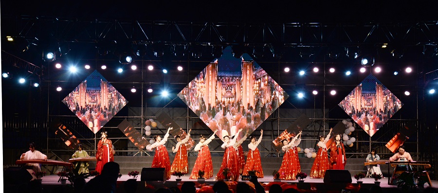 2 艺术节.JPG 2 艺术节.JPG