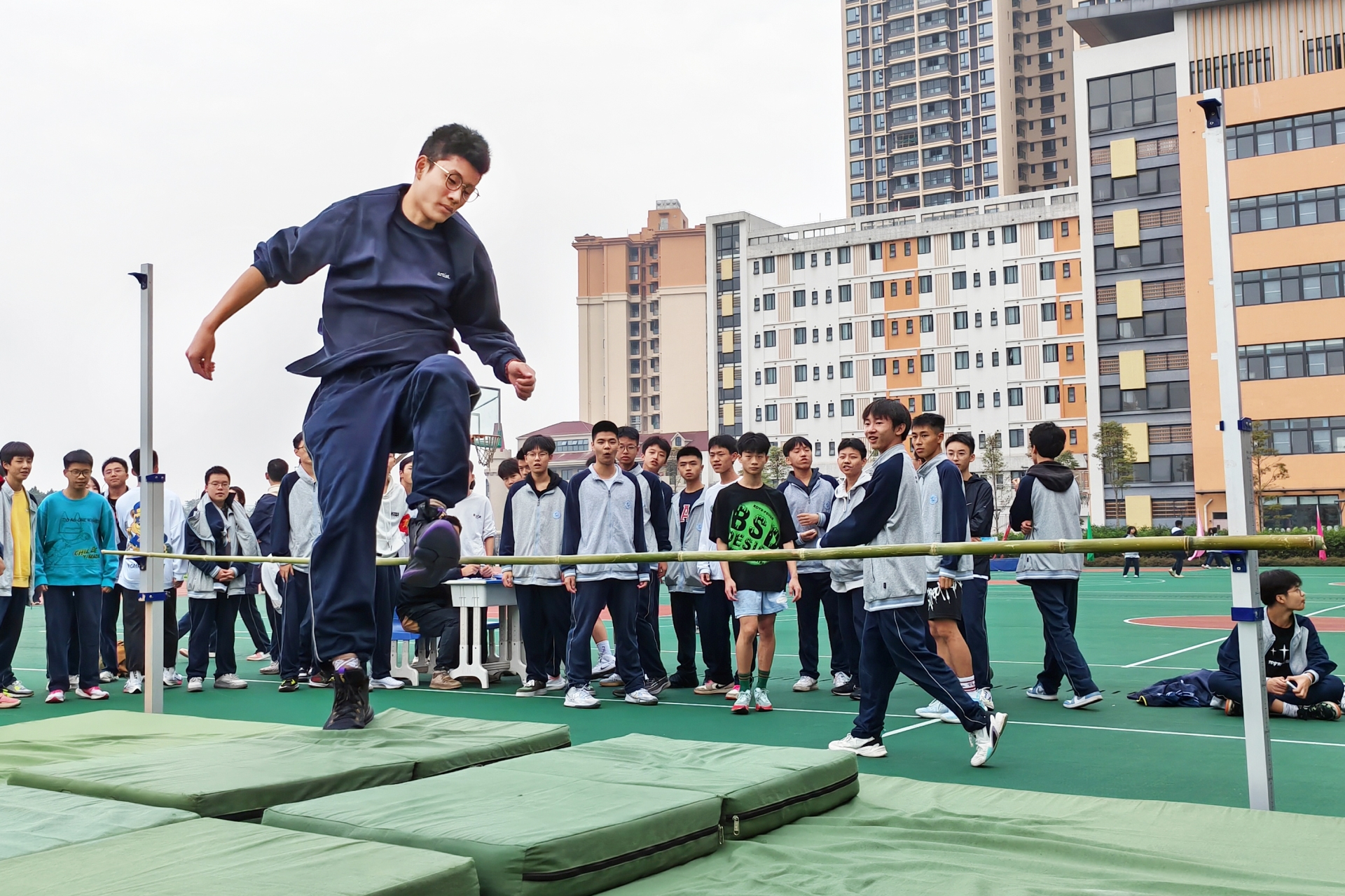 高2025届18班 徐浩天.jpg 高2025届18班 徐浩天.jpg