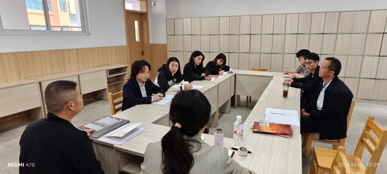 守“政”创新，精微“治”远——记乐山立志达高级中学政治组教研例会
